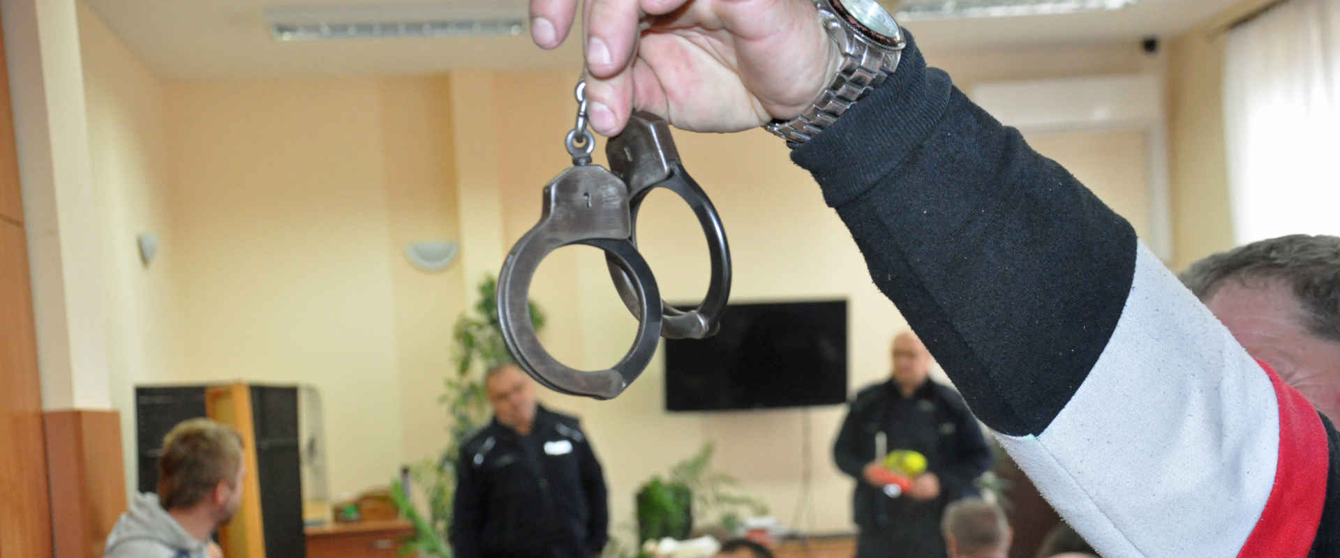 Policyjne kajdanki