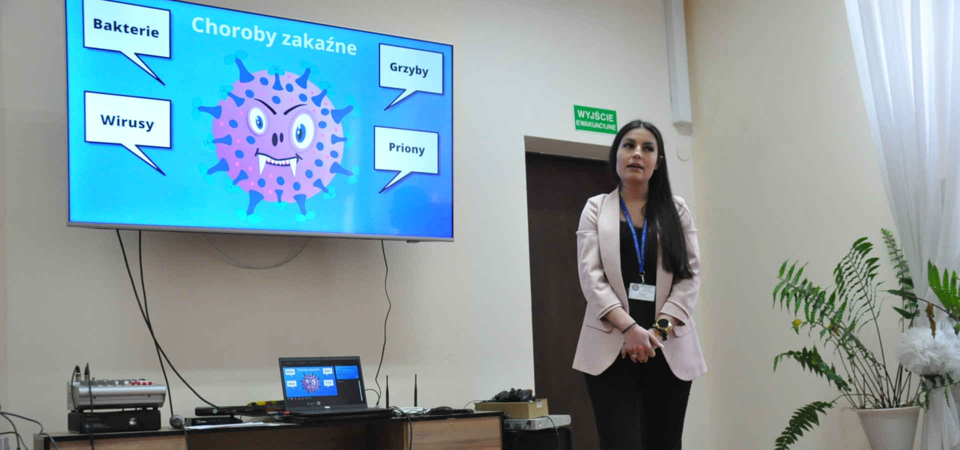Pani Patrycja Szyszka podczas wykładu
